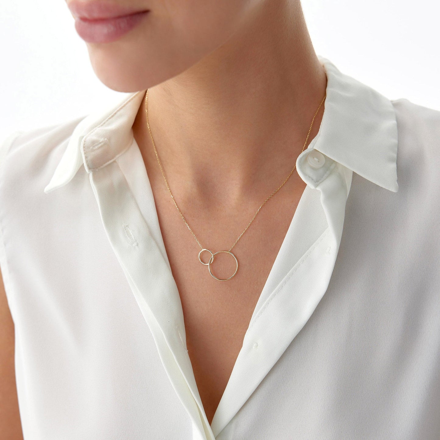 Interlocking Circle Necklace-2
